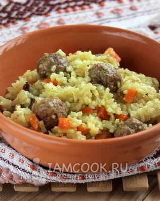 Плов с фрикадельками в мультиварке