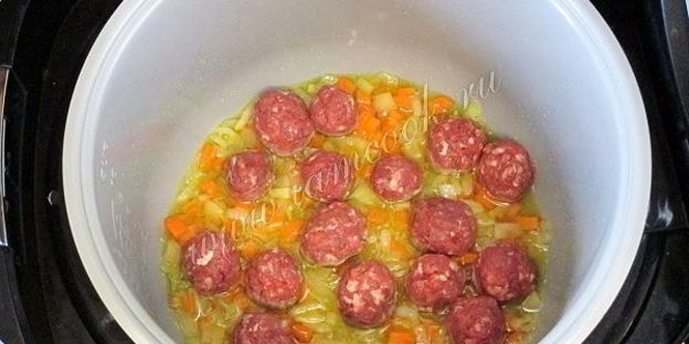 плов с фрикадельками в мультиварке