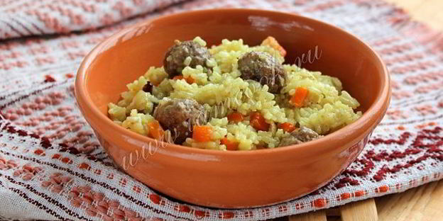 плов с фрикадельками в мультиварке