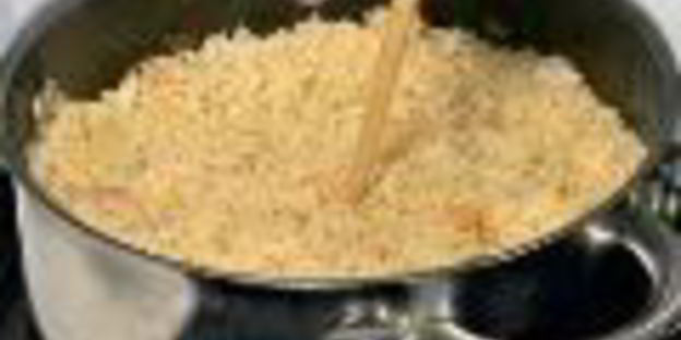 плов с курицей в кастрюле