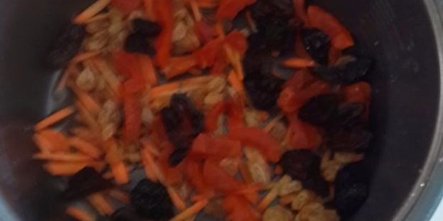 сладкий плов в мультиварке с сухофруктами, изюмом