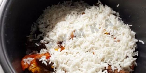сладкий плов в мультиварке с сухофруктами, изюмом