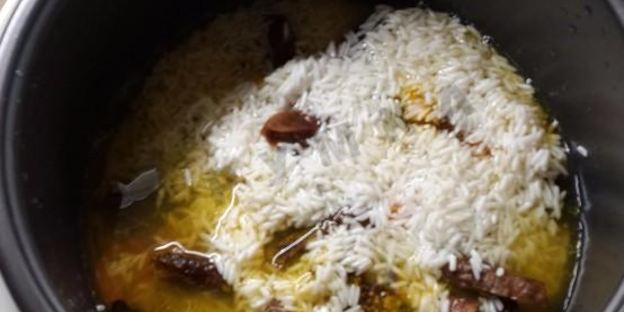 сладкий плов в мультиварке с сухофруктами, изюмом
