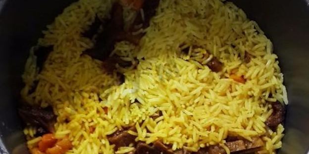 сладкий плов в мультиварке с сухофруктами, изюмом