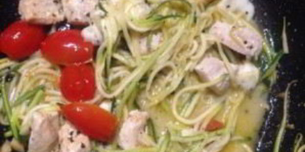 пп-паста из цукини с курицей и моцареллой