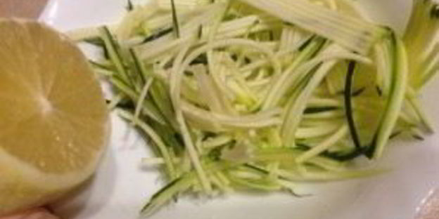 пп-паста из цукини с курицей и моцареллой