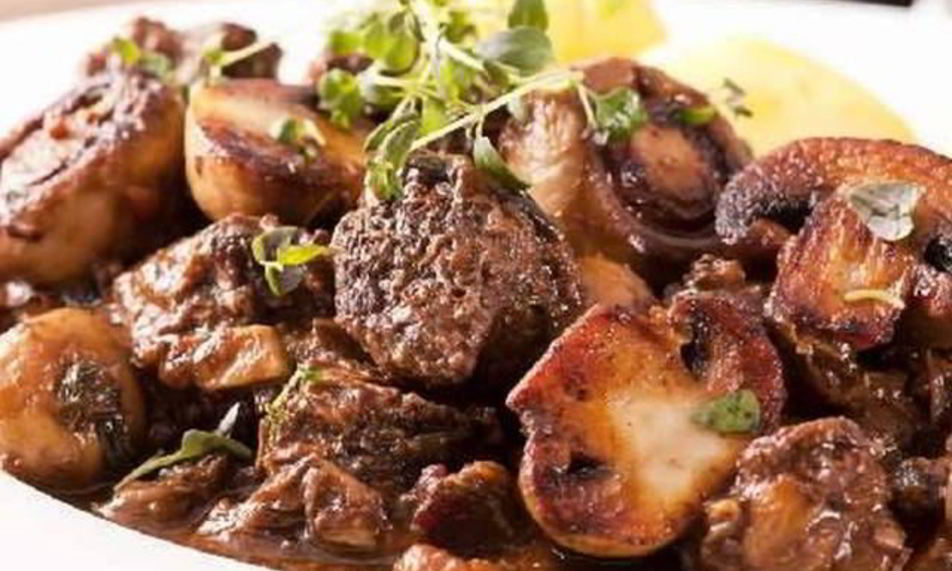 Рецепт говяжьего рагу в красном вине