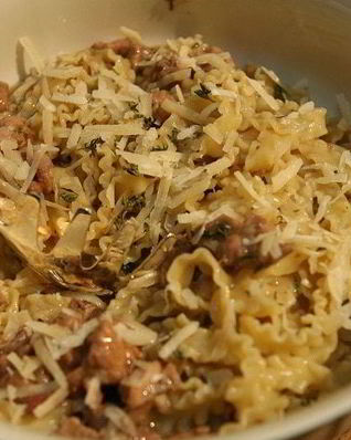 Макароны с рагу из кролика