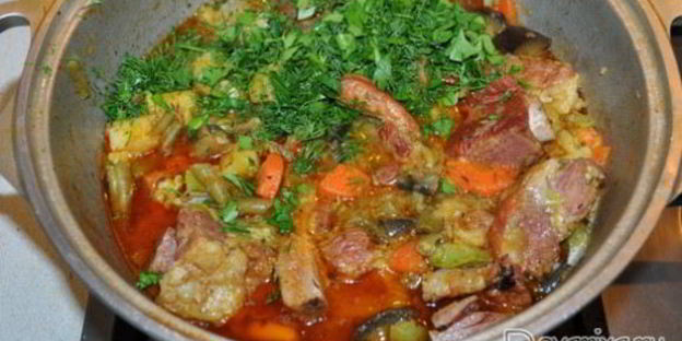 овощное рагу с копчеными ребрышками