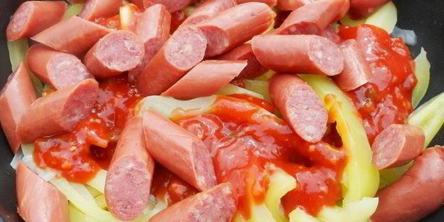 овощное рагу с острыми колбасками