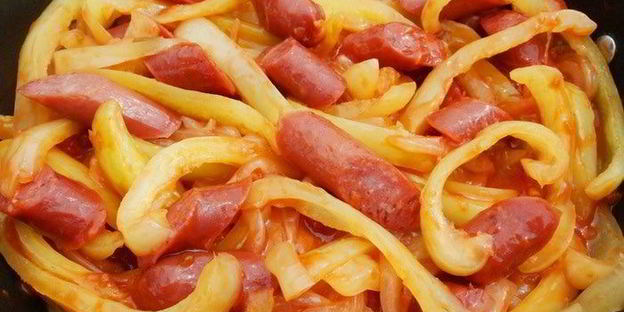 овощное рагу с острыми колбасками