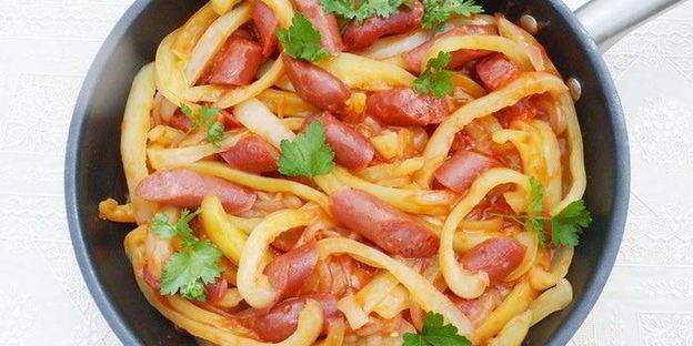 овощное рагу с острыми колбасками