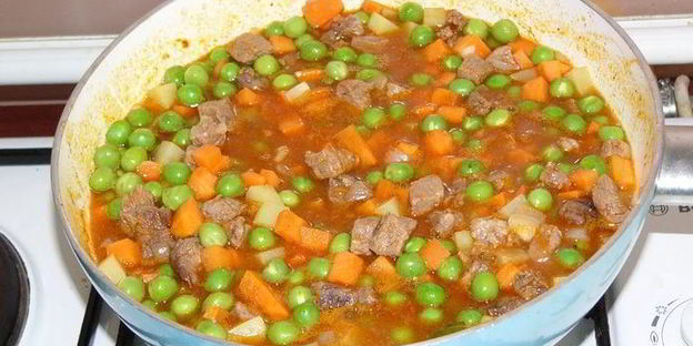 рагу из зеленого горошка с мясом