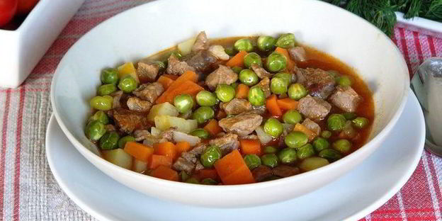 рагу из зеленого горошка с мясом