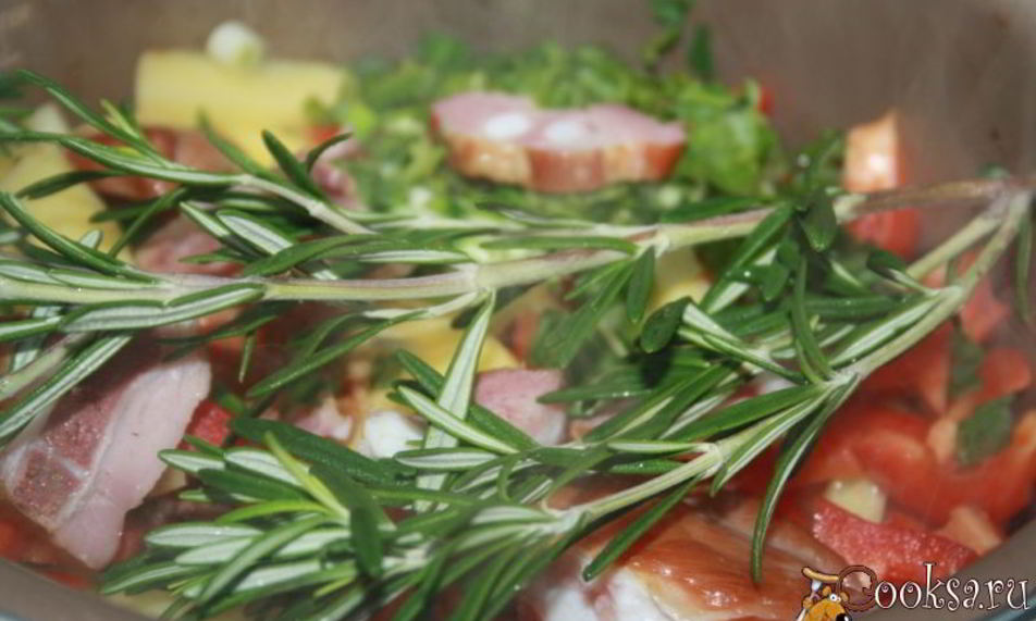 Рецепт рагу с копченостями и розмарином в мультиварке
