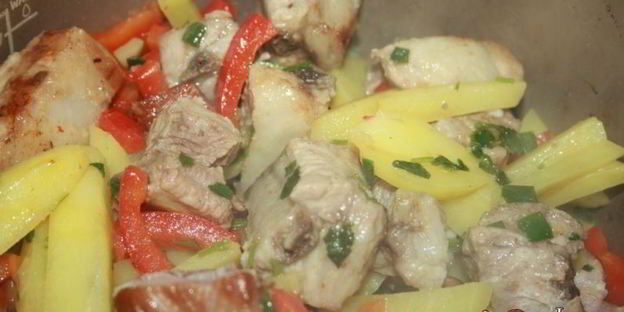 рагу с копченостями и розмарином в мультиварке