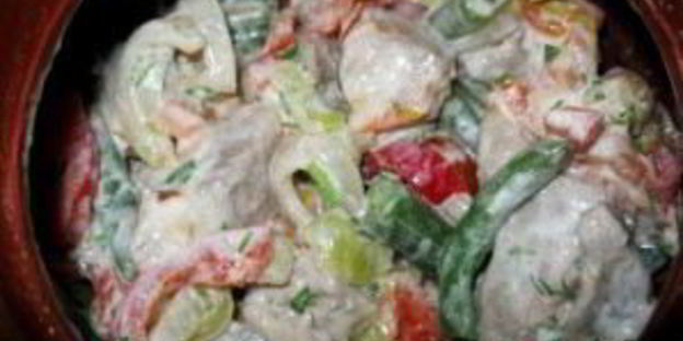 рагу с мясом и стручковой фасолью в горшочке