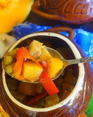 Рагу со свининой в духовке