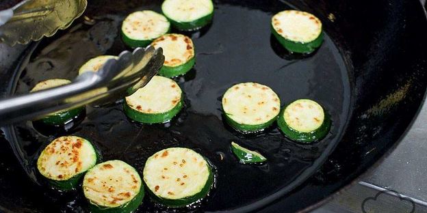 откидной рататуй с анчоусами