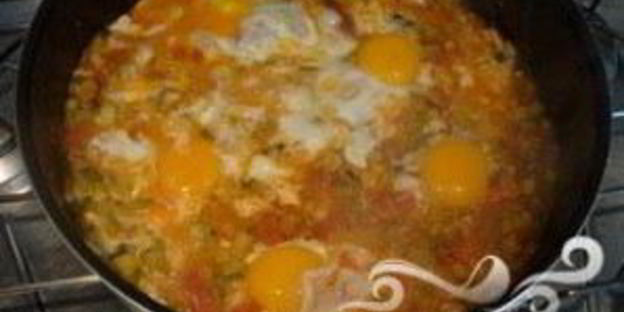 рататуй с яйцом