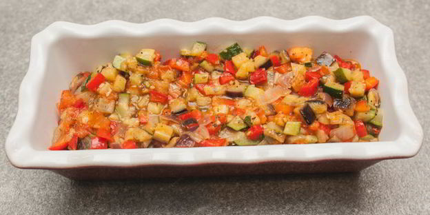 яркий рататуй с семгой