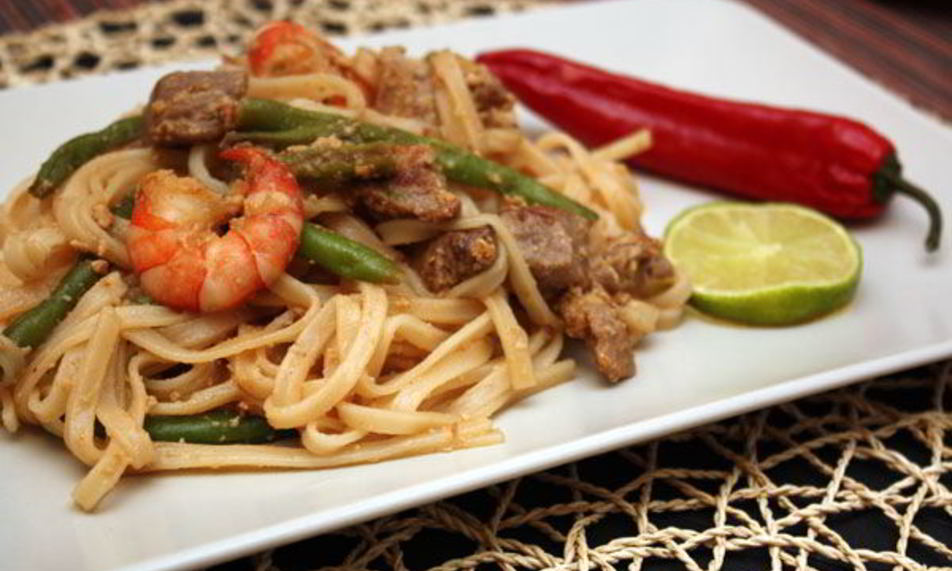 Рецепт рисовой лапши с мясом и креветками