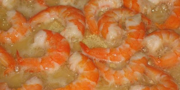 рисовая лапша с овощами и креветками