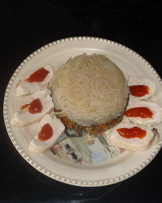 Рисовая лапша с овощами и курицей