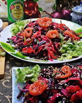 Рисовая лапша с рыбой и овощами