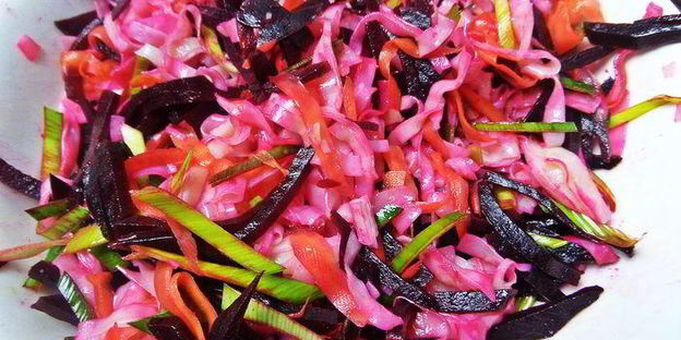 рисовая лапша с рыбой и овощами