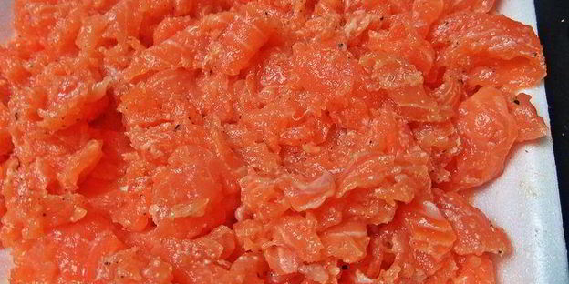 рисовая лапша с рыбой и овощами