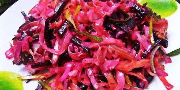 рисовая лапша с рыбой и овощами