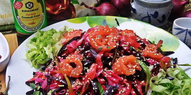 рисовая лапша с рыбой и овощами