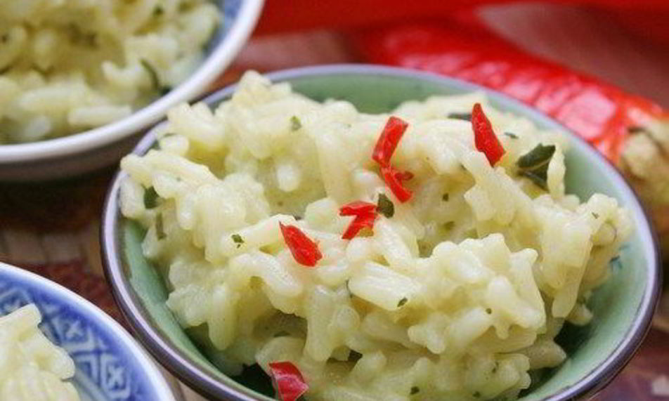 Рецепт летнего ризотто с зеленью, фетой и кабачками