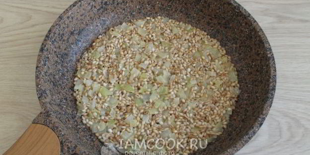 ризотто из перловки с грибами