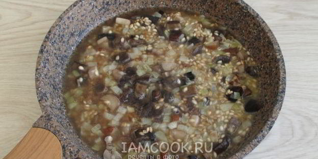 ризотто из перловки с грибами