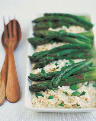 Ризотто с бобами и спаржей