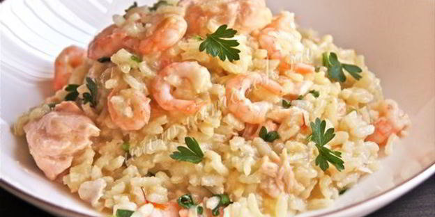ризотто с креветками и семгой