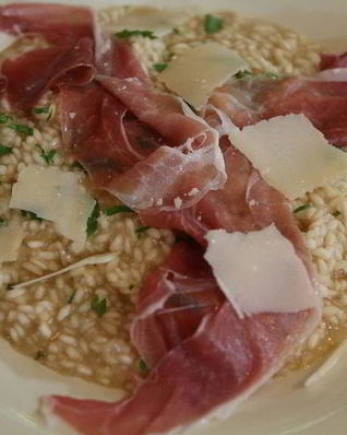 Ризотто с сельдереем, ветчиной и пармезаном