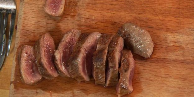 утиное филе с банановым ризотто