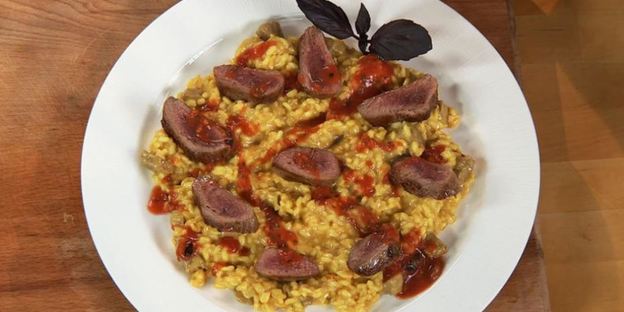 утиное филе с банановым ризотто