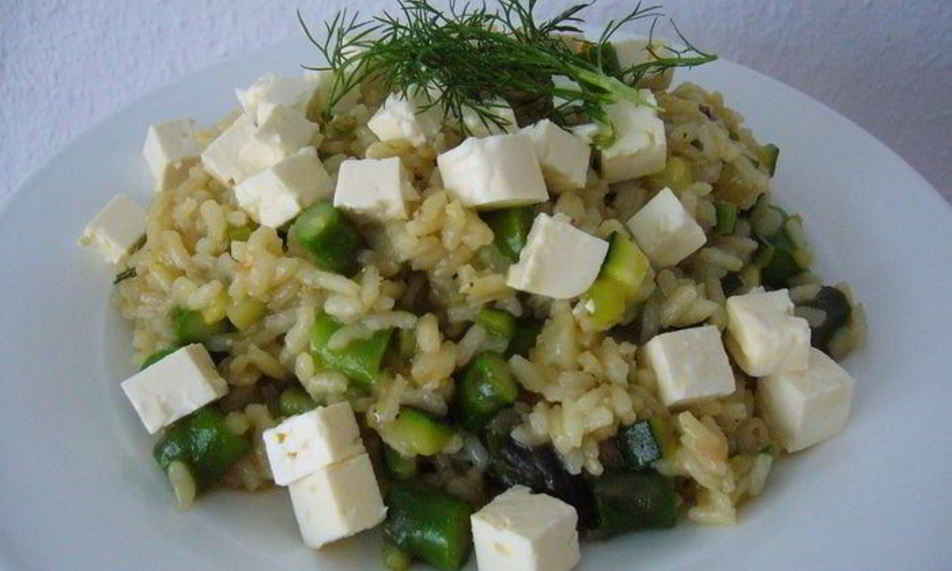 Рецепт весеннего ризотто со спаржей, фенхелем, цукини и фетой