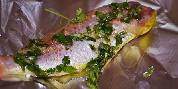 барабулька запеченная в фольге с травами