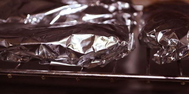 барабулька запеченная в фольге с травами