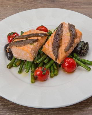 Форель с овощами