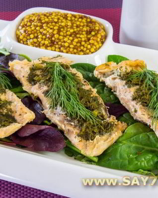 Горбуша, запеченная с зеленью в фольге