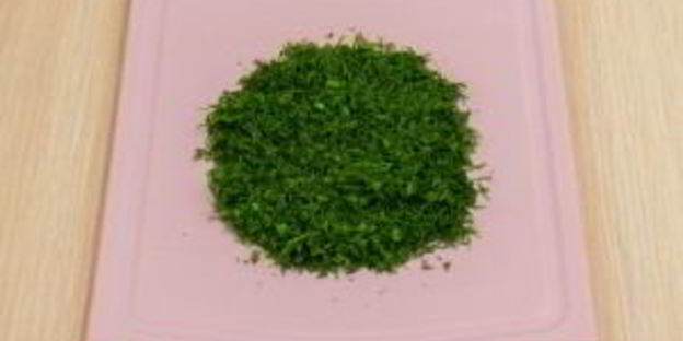 горбуша, запеченная с зеленью в фольге