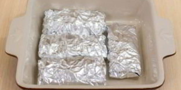 горбуша, запеченная с зеленью в фольге