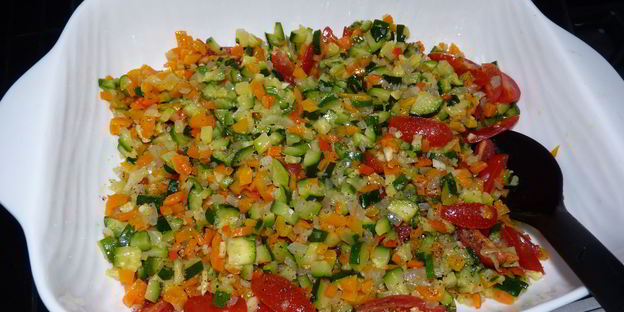 камбала с овощами