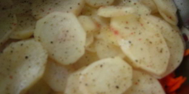 карп на подушке из овощей